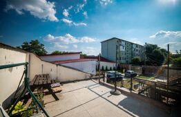 Casa cu 3 apartamante+spatiu comercial, 320mp utili, 691mp teren, Sagului