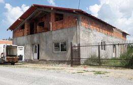 Casa 4 camere, 560 mp, Vinga