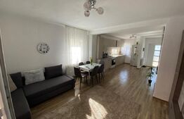 Duplex, 81 mp utili, 200 mp de teren, in Utvin