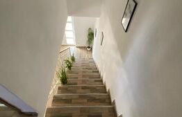 Duplex, 81 mp utili, 200 mp de teren, in Utvin