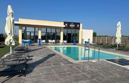 Teren intravilan cu afacere si piscina, 1000mp, Săcălaz