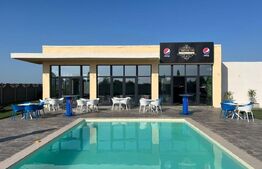 Teren intravilan cu afacere si piscina, 1000mp, Săcălaz