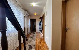 Casa de vanzare cu garaj si anexa,  zona Mehala