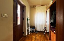 Casa de vanzare cu garaj si anexa,  zona Mehala