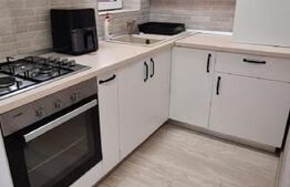 Apartament  la curte comuna,  zona Ronat