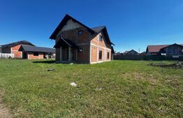 Casa individuala la rosu, 183 mp, teren 1100 mp, Carpinis 