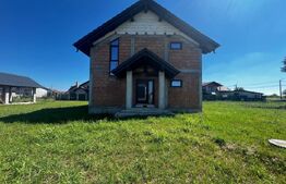 Casa individuala la rosu, 183 mp, teren 1100 mp, Carpinis 