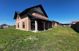 Casa individuala la rosu, 183 mp, teren 1100 mp, Carpinis 