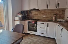 Casa la curte comuna, zona Sinaia