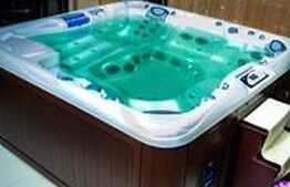 De inchiriat-Salon muntifunctional de infrumusetare, masaj, baie SPA, 140 mp