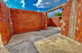 Casa 4 camere, 140 mp, parcare, zona Sanmihaiu Roman