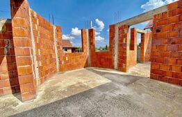 Casa 4 camere, 140 mp, parcare, zona Sanmihaiu Roman