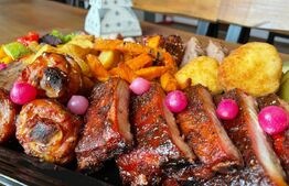 Restaurant Smoking Bbq&Bar, concept unic, clientela formata, vad la bulevard!