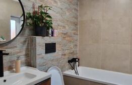 Casa la curte comuna, zona Sinaia