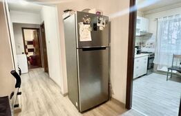 Apartament cu 3 camere, decomandat, zona Soarelui