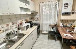 Apartament cu 3 camere, decomandat, zona Soarelui