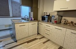 Apartament 3 camere, 70 mp, zona Lipovei