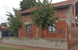 Casă mare, teren 680 mp, garaj, solar, în Satchinez