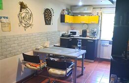 Apartament cu 4 camere, etaj intermediar, decomandat, zona Bucovina