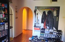 Apartament cu 4 camere, etaj intermediar, decomandat, zona Bucovina