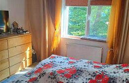 Apartament cu 4 camere, etaj intermediar, decomandat, zona Bucovina