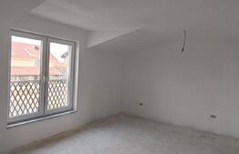 Duplex superb la asfalt Urseni