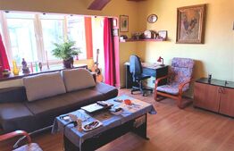 Apartament cu 3 camere, decomandat, zona Lunei