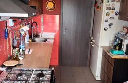 Apartament cu 3 camere, decomandat, zona Lunei