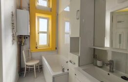 Cladire istorica, apartament 2 dormitoare, decomandat, zona Sinaia