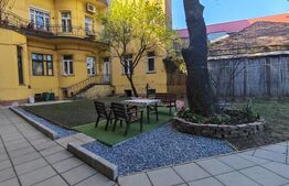 Cladire istorica, apartament 2 dormitoare, decomandat, zona Sinaia