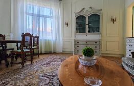 Cladire istorica, apartament 2 dormitoare, decomandat, zona Sinaia