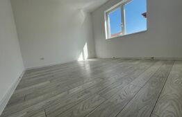 SUPER PRET!Apartament cu 3 camere + balcon, 1 loc de parcare, Giroc