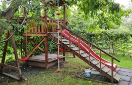 Casă de vanzare, cu6 camere, 240 mp utili, teren 600 mp, zona Calea Sagului