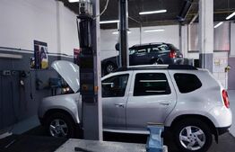 Clădire comercială sau afacere la cheie, 720 mp, teren 1400 mp în Ronaţ