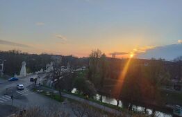 Cladire istorica, 5 camere, 191 mp, balcon si terasa, zona Palatul Neptun