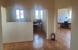  Apartament de vanzare, cu 3 camere, destinat activitatilor de birou, 100 mp