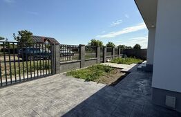 Casă de vânzare, cu 4 camere, 110 mp, zona Săcălaz