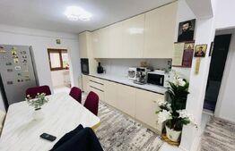 Apartament de vanzare, cu 3 camere, 70 mp, decomandat, zona Lipovei