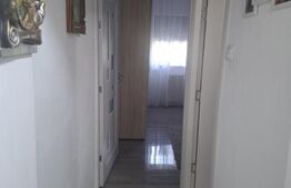 Apartament de vanzare, cu 3 camere, 70 mp, decomandat, zona Lipovei