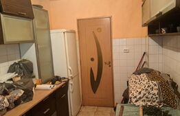 Apartament de vanzare, cu 3 camere, 55 mp, zona Lipovei