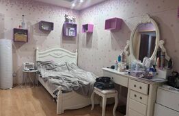  Apartament de vanzare, cu 3 camere, 55 mp, zona Lipovei