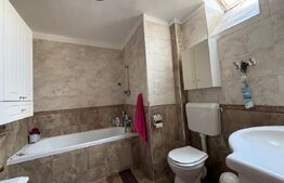 Casa individuala cu 10 camere si piscina, in Zona Dambovita COMISION 0