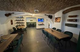 Vânzare afacere – restaurant/bar cu terasă în curte privată, fără vecini