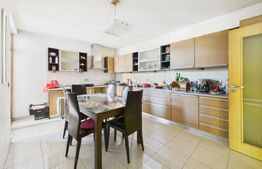 Casa compusa din doua apartamente, de vanzare, cu 8 camere, 255 mp, zona Mehala