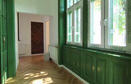 Apartament de vanzare, cu 3 camere, 107 mp, zona centrala 