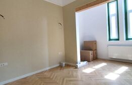 Apartament de vanzare, cu 3 camere, 107 mp, zona centrala 