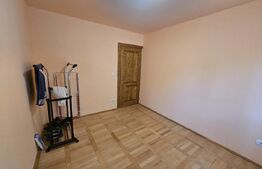 Apartament de vanzare, cu 4 camere, 77 mp, zona Soarelui