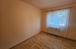 Apartament de vanzare, cu 4 camere, 77 mp, zona Soarelui
