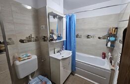 Apartament de vanzare, cu 4 camere, 77 mp, zona Soarelui