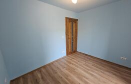 Apartament de vanzare, cu 4 camere, 77 mp, zona Soarelui